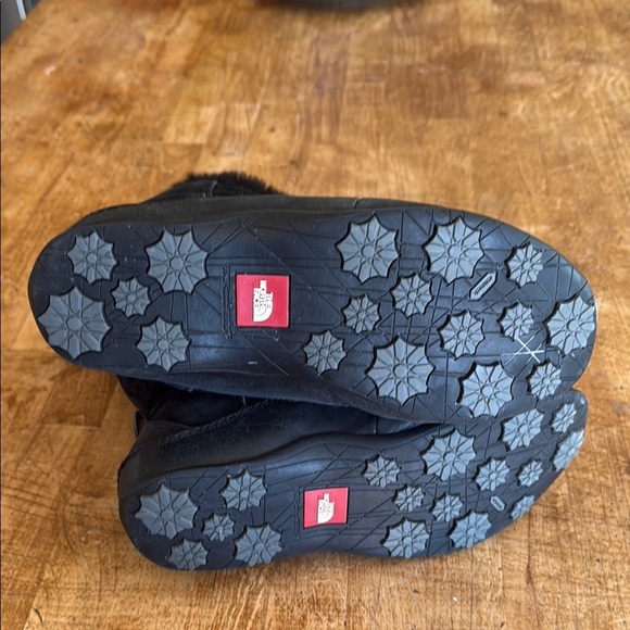 The North Face Black Winter Rain Boots with Lace-Up Design - Picture 4 of 4